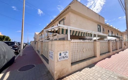 Casa de Pueblo en La Mata – EE9371
