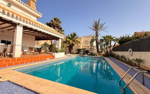 Villa en La Manga del Mar Menor – EE6669
