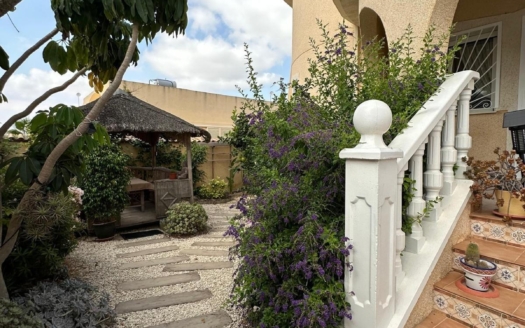 Villa en Ciudad Quesada – EE10347