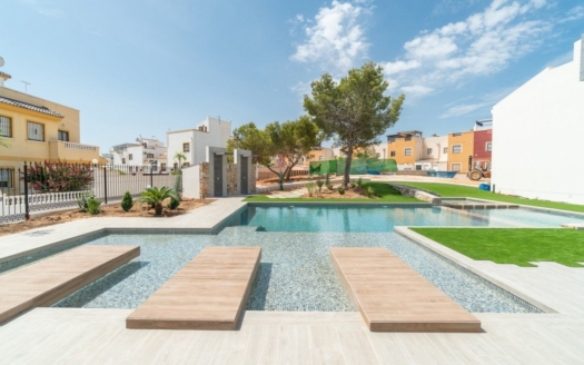 Bungalow en Torrevieja – EE5472