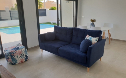 Villa en Pilar de La Horadada – EE5214