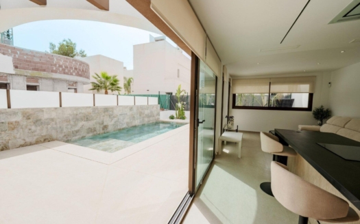 Villa en Almoradi – EE9543