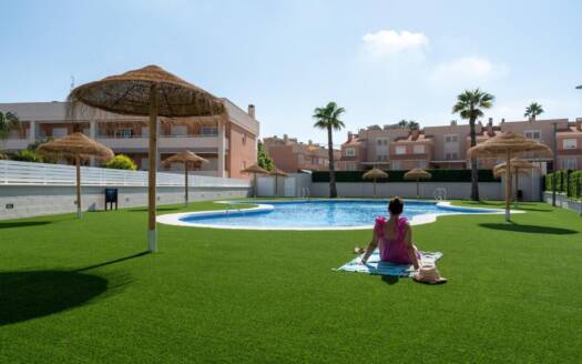 Town House en Gran Alacant – EE9428