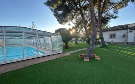 Villa en Orihuela Costa – EE7882