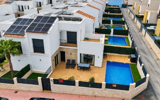 Villa in Ciudad Quesada – EE11166