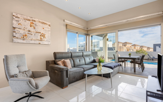 Villa en Villamartín – EE10952