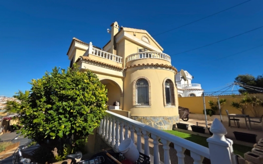 Villa en Orihuela Costa – EE10934