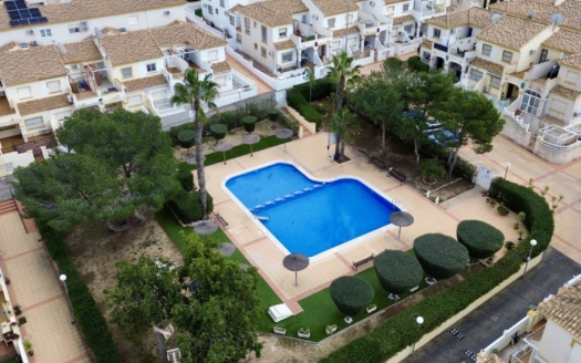 Town House in Orihuela Costa – EE11161