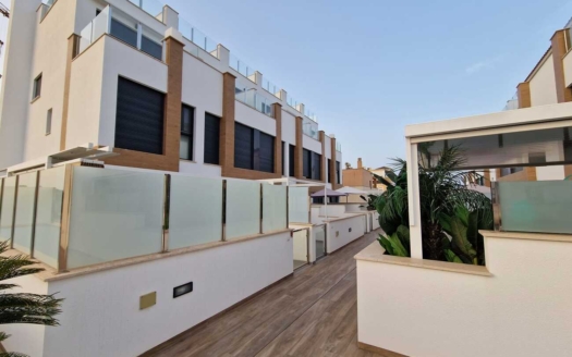Town House in Guardamar del Segura – EE11055