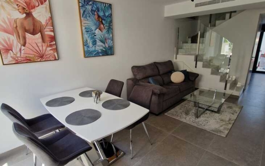 Town House in Guardamar del Segura – EE11055