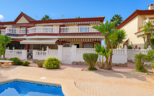 Town House in Ciudad Quesada – EE10242