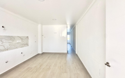 Town House in Torrevieja – EE10956