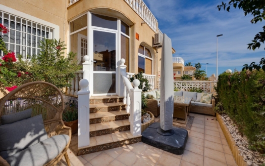 Villa in Torrevieja – EE10854