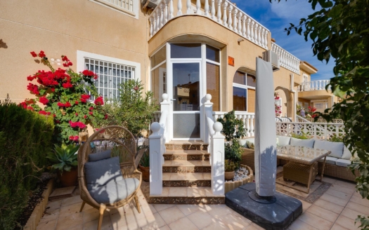 Villa in Torrevieja – EE10854
