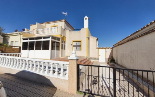 Casa adosada en Orihuela Costa – EE10936