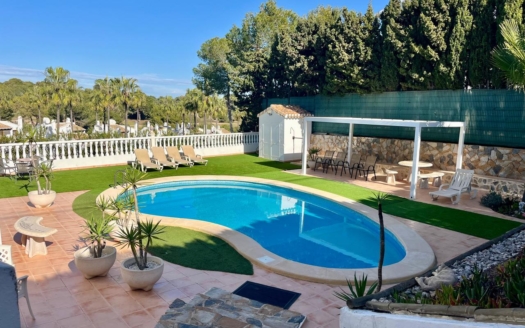 Villa in Villamartin – EE8745