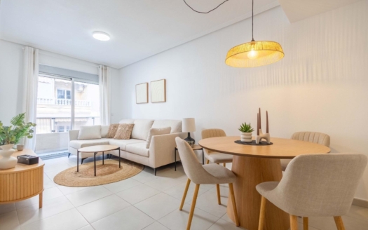 Appartement à Torrevieja – EE10920