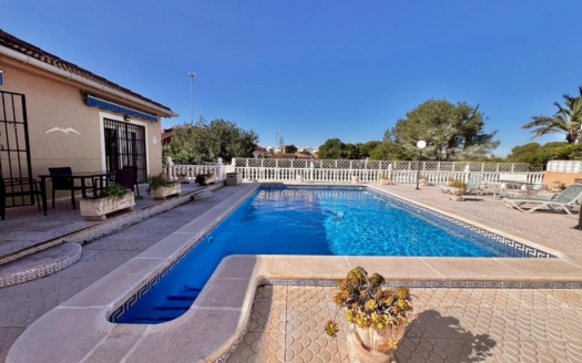 Villa i Orihuela – EE11316