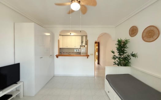 Studio in Torrevieja – EE11177