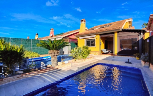 Villa in Guardamar del Segura – EE11270