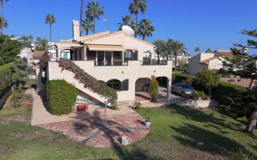 Villa in Villamartin – EE10932