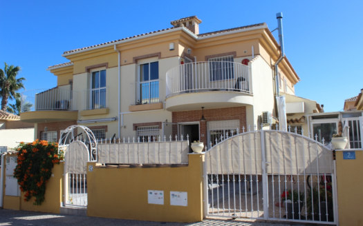 Quad House in Villamartin – EE11388