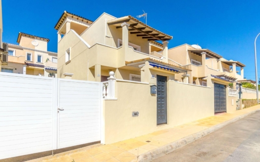 Town House in Orihuela Costa – EE11196