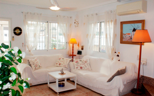 Villa in Torre de La Horadada – EE11187