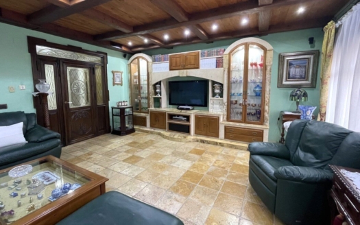 Town House in Torrevieja – EE11246