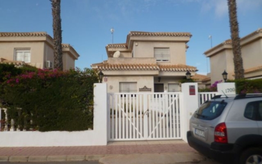 Villa in Playa Flamenca – EE10778