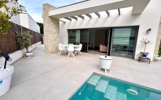 Villa in San Miguel de Salinas – EE11268