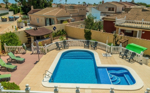 Villa in Torrevieja – EE8474