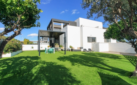 Quad House in Torrevieja – EE11374