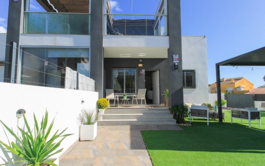 Quad House in Torrevieja – EE11374