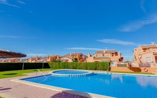 Bungalow in Torrevieja – EE11386