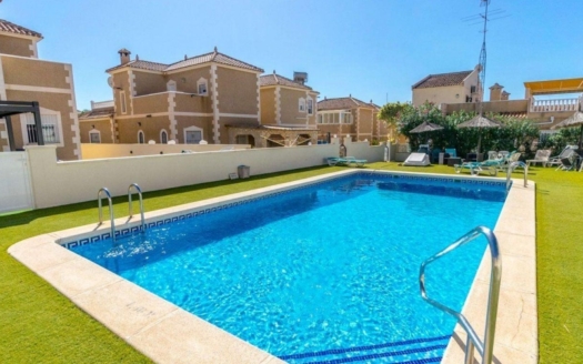 Villa in Orihuela Costa – EE8855