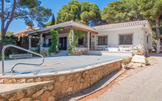 Villa in Dehesa de Campoamor – EE11247