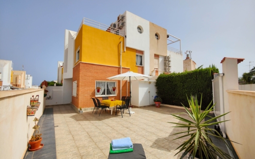 Town House in Orihuela Costa – EE11272