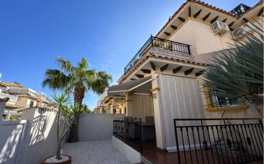 Quad House in La Zenia – EE11355