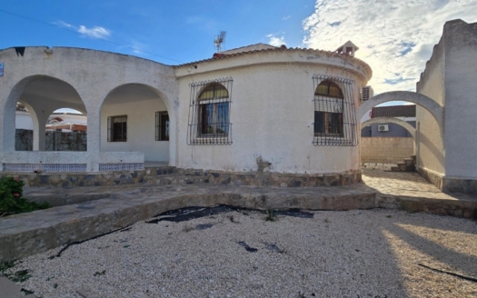 Villa à Torrevieja – EE11201