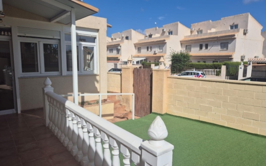 Town House in Orihuela Costa – EE11194