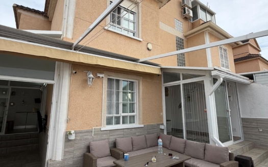 Town House in Orihuela Costa – EE11357