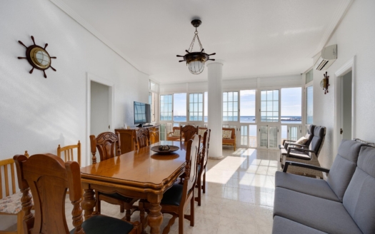 Apartment in Torrevieja – EE11193