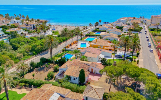 Villa in Playa Flamenca, Orihuela Costa – EE7936