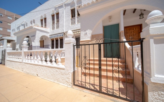 Kamienica w La Mata – EE11296