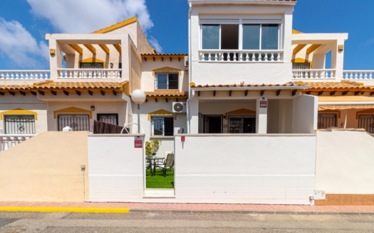 Terraced house in Torrevieja – EE8089