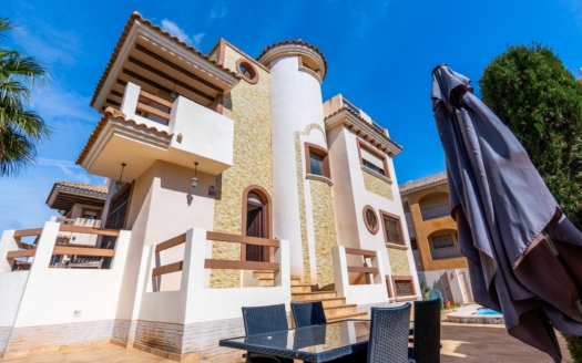Villa in Orihuela Costa – EE11766