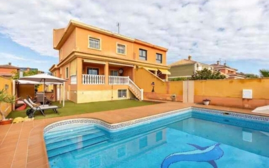 Villa in Torrevieja – EE11517