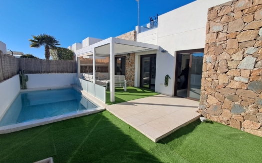 Villa in Villamartin – EE11694