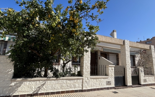 Dom Miejski w Torre de La Horadada – EE11512